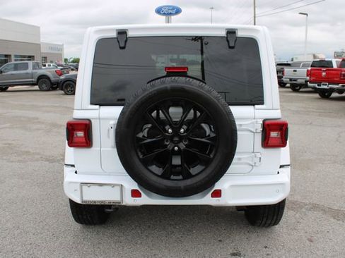 Used 2021 Jeep Wrangler Unlimited Sahara AWD/4WD image 6