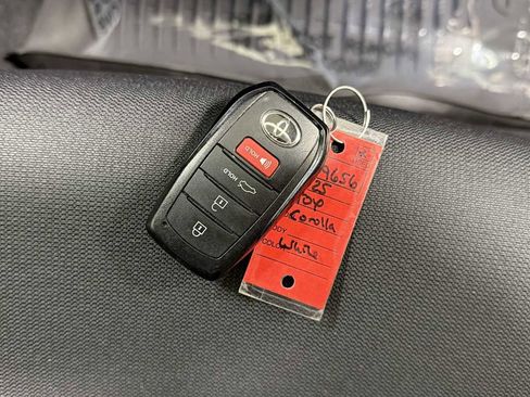 Certified 2025 Toyota Corolla SE image 31