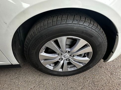 Used 2017 Honda Odyssey EX-L image 11