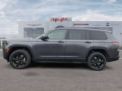 New 2026 Jeep Grand Cherokee L Limited w/ Limited Altitude Package AWD/4WD image 2