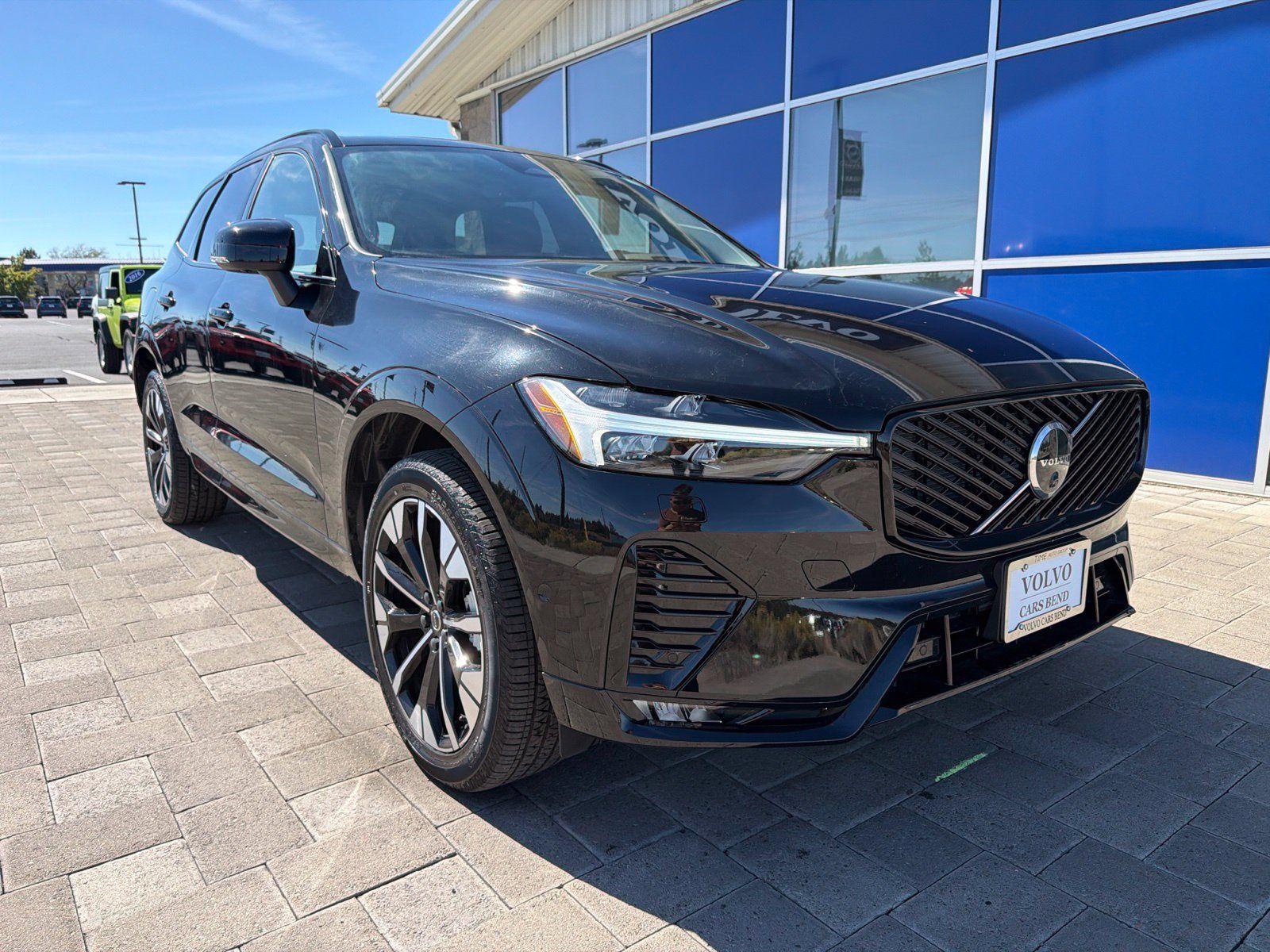 Used 2026 Volvo XC60 B5 Plus AWD/4WD image 2