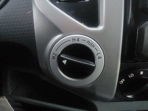 Used 2012 Toyota Tacoma 4x4 Double Cab image 29