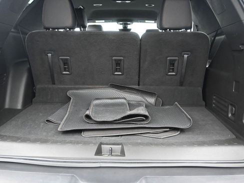 Used 2023 Chevrolet Traverse RS image 20