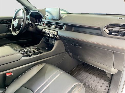 Used 2024 Honda Pilot TrailSport image 31