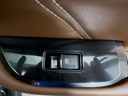 Used 2017 Subaru Outback 3.6R Touring w/ Popular Package #5A AWD/4WD image 31