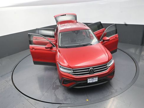 Used 2023 Volkswagen Tiguan SE FWD image 30