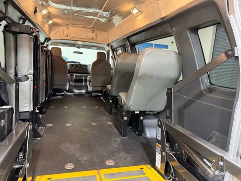Used 2014 Ford E-250 and Econoline 250 Extended w/ Power Group image 52