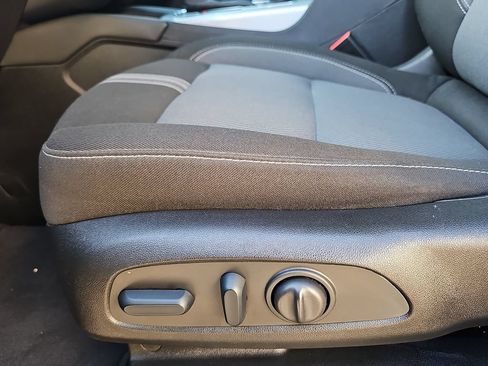 Used 2025 Chevrolet Blazer LT FWD image 26