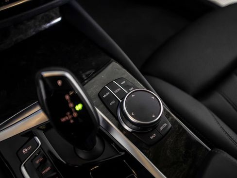 Used 2023 BMW 530e w/ Convenience Package RWD image 33