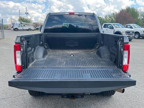 Certified 2018 Ford F250 XLT image 4