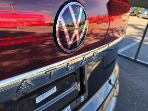 Used 2024 Volkswagen Atlas Cross Sport SE image 13