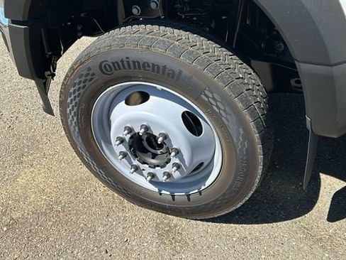 New 2025 Ford F550 4x4 Regular Cab Super Duty image 11