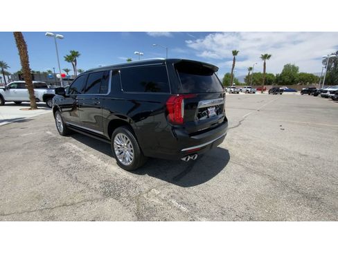 Used 2023 GMC Yukon XL Denali AWD/4WD image 6