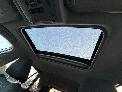 Used 2022 Toyota RAV4 XLE w/ Convenience Package FWD image 30