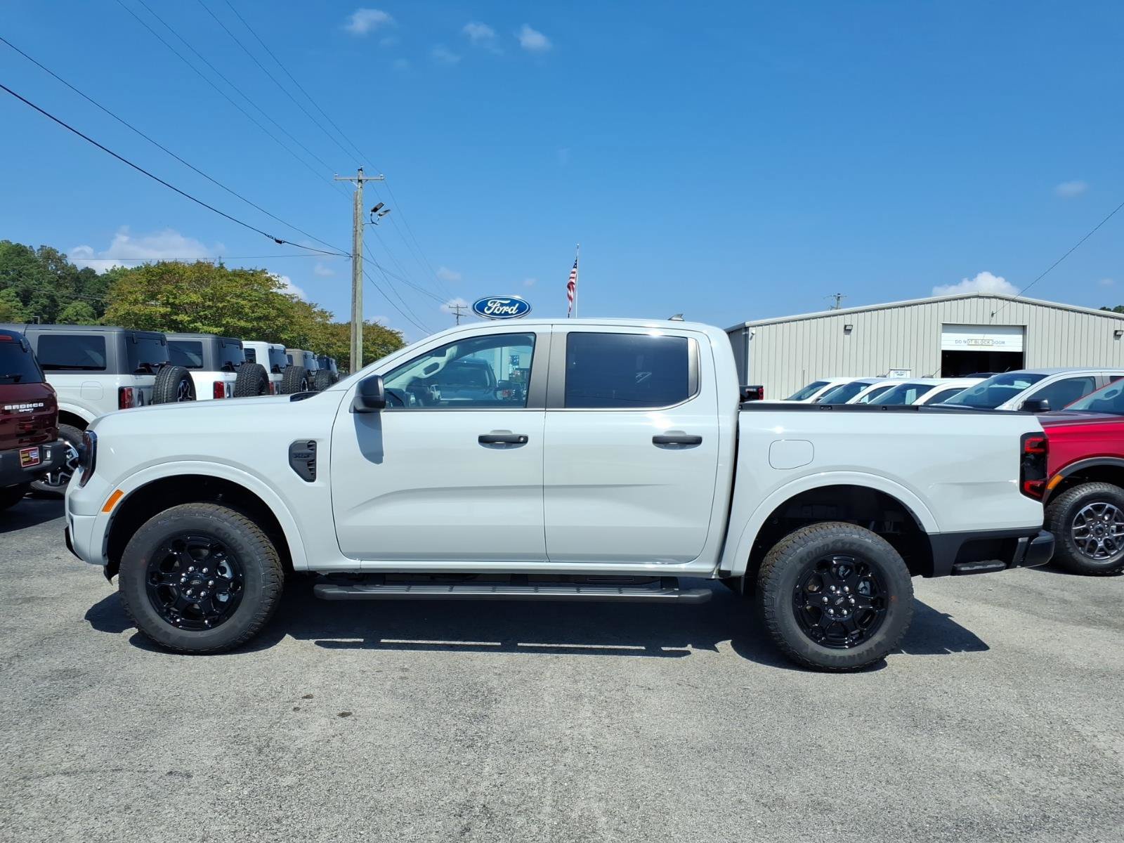 New 2026 Ford Ranger XLT w/ Black Appearance Package RWD image 2