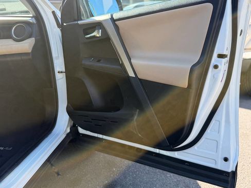 Used 2014 Toyota RAV4 Limited w/ Technology Package AWD/4WD image 95