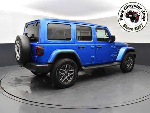 Used 2024 Jeep Wrangler Sahara w/ Technology Group image 6