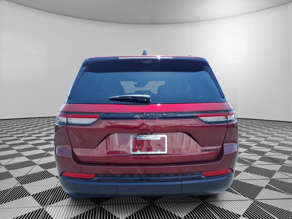 Used 2023 Jeep Grand Cherokee Limited w/ Luxury Tech Group II RWD image 29