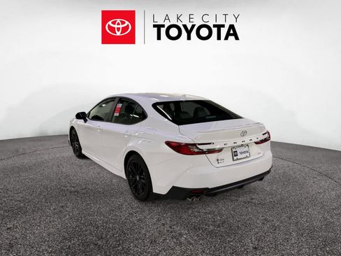 New 2026 Toyota Camry SE image 3