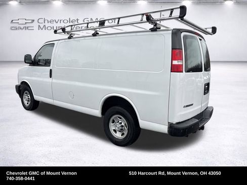 Used 2017 Chevrolet Express 2500 image 3