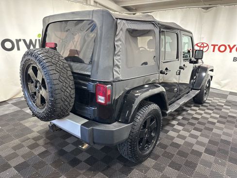 Used 2010 Jeep Wrangler Unlimited Sahara image 8