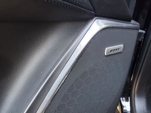 Used 2016 Cadillac Escalade Luxury AWD/4WD image 19