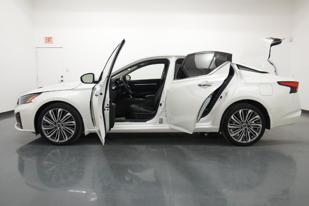 Used 2024 Nissan Altima 2.5 SL AWD/4WD image 23