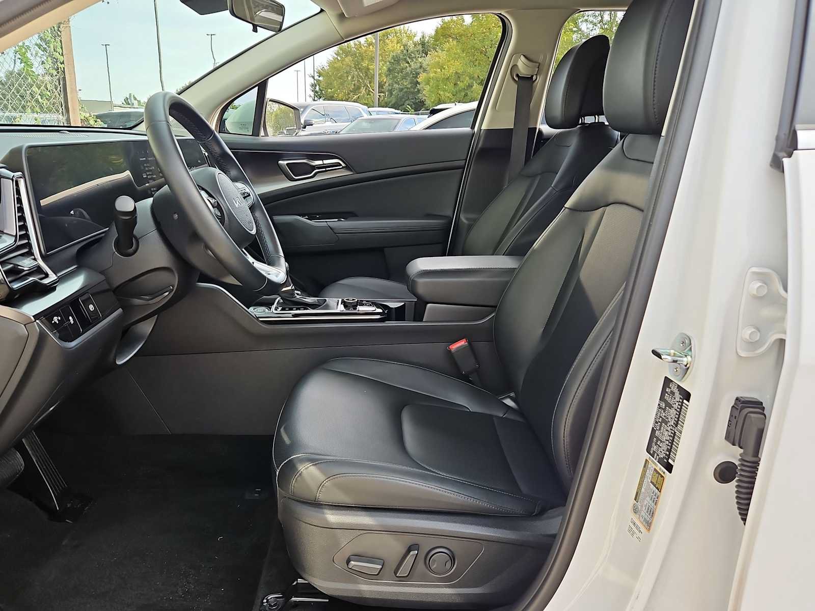 Certified 2025 Kia Sportage EX FWD image 13
