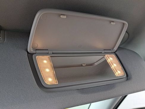 Used 2019 Chevrolet Equinox Premier FWD image 20