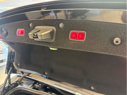 Used 2017 Mercedes-Benz S 550 Cabriolet image 39