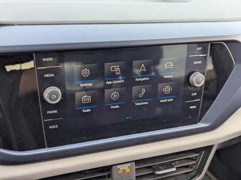 Used 2022 Volkswagen Taos SE image 27