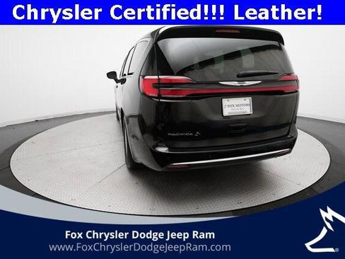 Certified 2024 Chrysler Pacifica Touring-L image 34