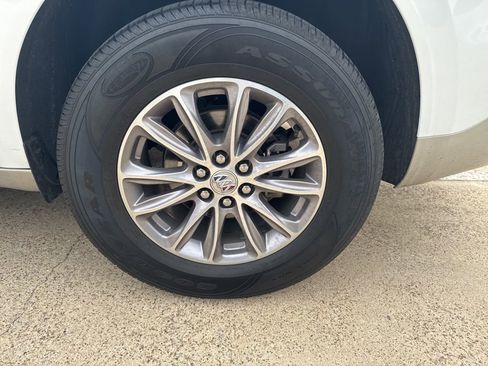 Used 2024 Buick Enclave Premium image 5