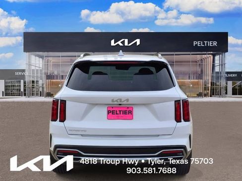 Certified 2023 Kia Sorento SX FWD image 5