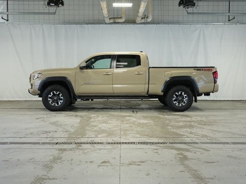Used 2019 Toyota Tacoma TRD Off-Road w/ Technology Package image 2