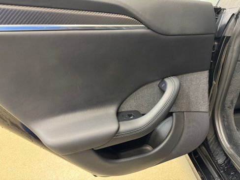 Used 2021 Tesla Model S Plaid image 15