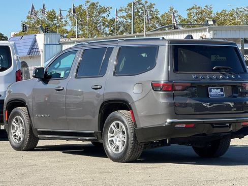 Used 2024 Jeep Wagoneer 4WD w/ HD Trailer Tow Package image 6
