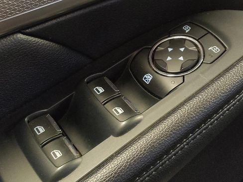 Used 2019 Ford Explorer XLT w/ Equipment Group 201A AWD/4WD image 27