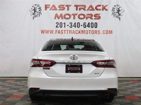 Used 2020 Toyota Camry XLE FWD image 5