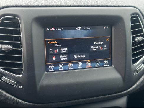 Used 2019 Jeep Compass Latitude w/ Cold Weather Group image 15