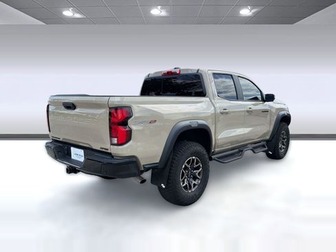 Certified 2024 Chevrolet Colorado ZR2 w/ ZR2 Convenience Package III AWD/4WD image 8