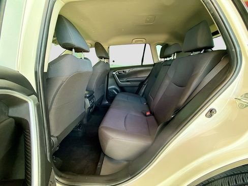 Certified 2022 Toyota RAV4 LE FWD image 20