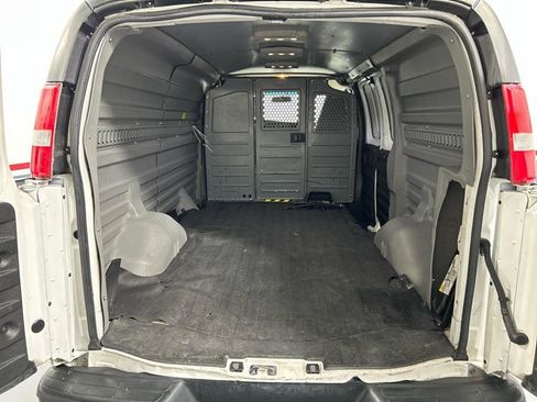 Used 2019 Chevrolet Express 2500 w/ Enhanced Convenience Package image 13