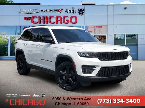 Used 2025 Jeep Grand Cherokee Altitude AWD/4WD image 1