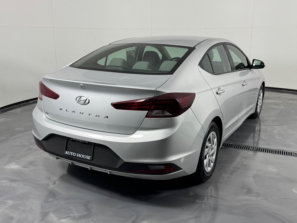 Used 2019 Hyundai Elantra SE FWD image 5
