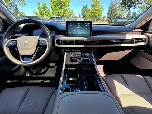 Used 2022 Lincoln Aviator Reserve w/ Equipment Group 201A AWD/4WD image 18