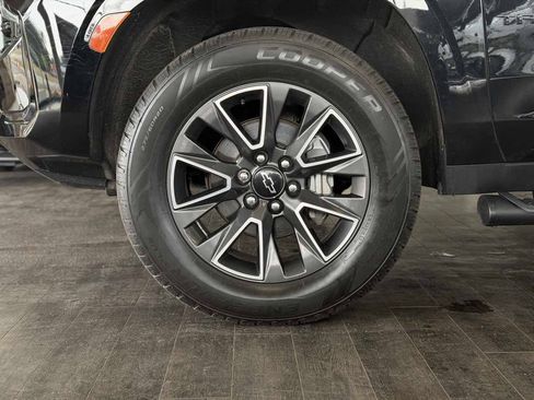 Used 2021 Chevrolet Tahoe Z71 w/ Z71 Signature Package AWD/4WD image 18