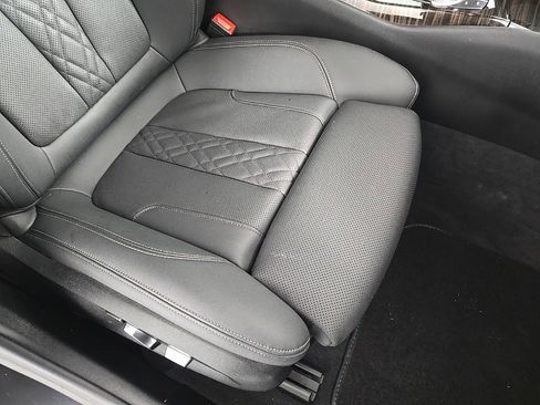 Used 2023 BMW 530e xDrive w/ Premium Package image 17