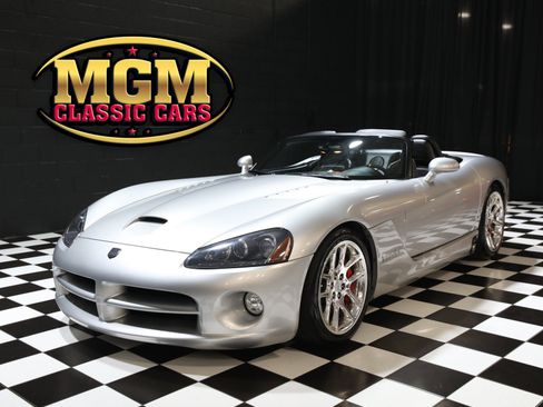Used 2004 Dodge Viper SRT-10 RWD image 1