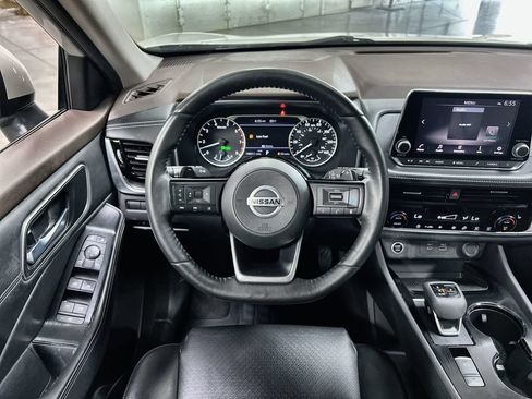 Used 2021 Nissan Rogue SV w/ Premium Package AWD/4WD image 19